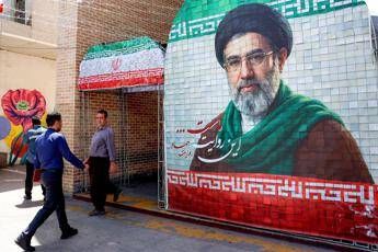 Iran, attesa oggi risposta a proposta Usa. Media: in corso colloqui per riapertura graduale Hormuz