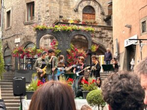 Dopo Villa San Giovanni e Bassano in Teverina, “Tuscia in Fiore” sbarca a Viterbo