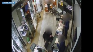 Roma, sgominata una banda di rapinatori di gioiellerie: 7 misure cautelari