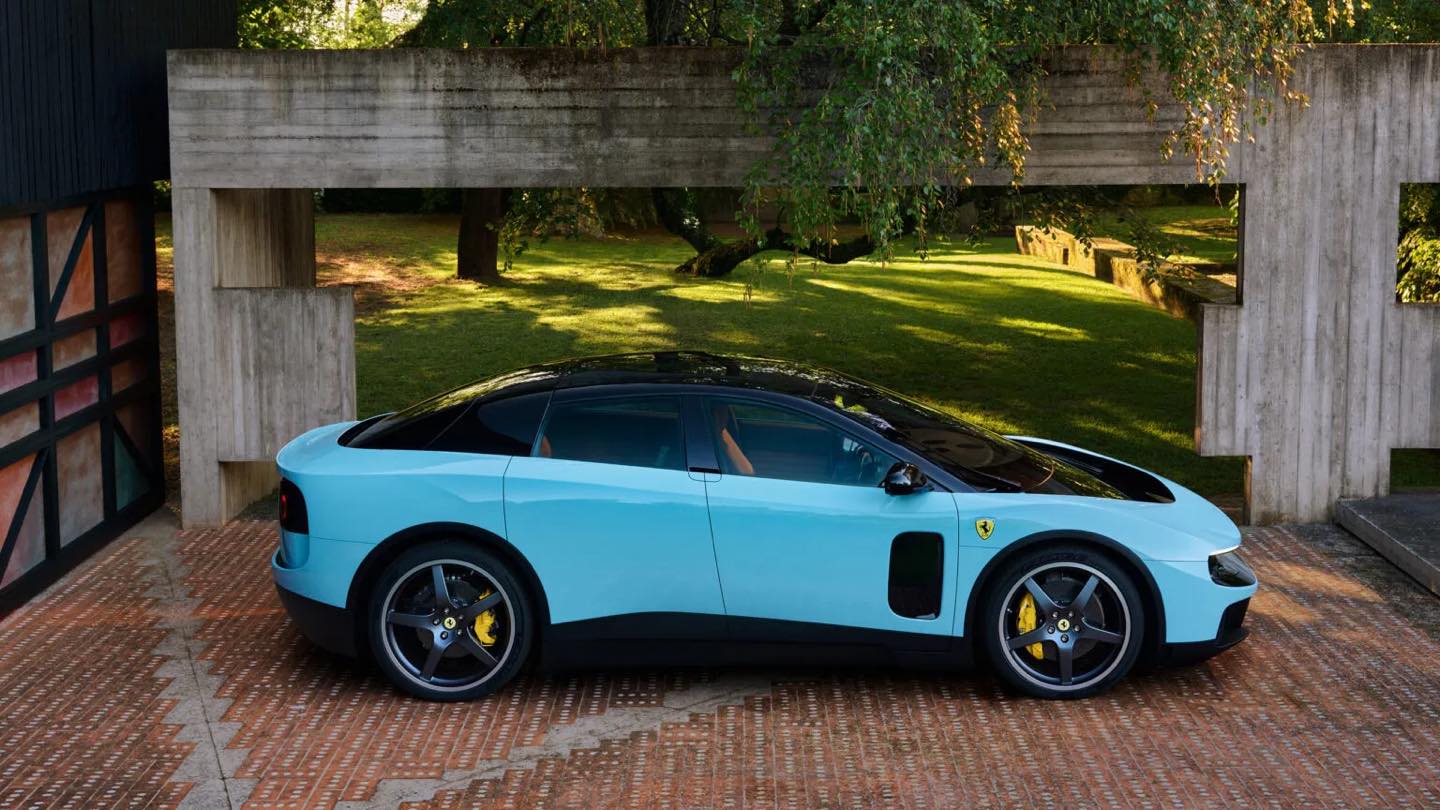 Ecco Ferrari Luce, la prima elettrica fa bruciare subito 55 miliardi al mitico brand italiano
