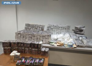 Roma – La Polizia di Stato scova una base di “stoccaggio” da oltre 150 chili di droga: 2 arresti sul litorale