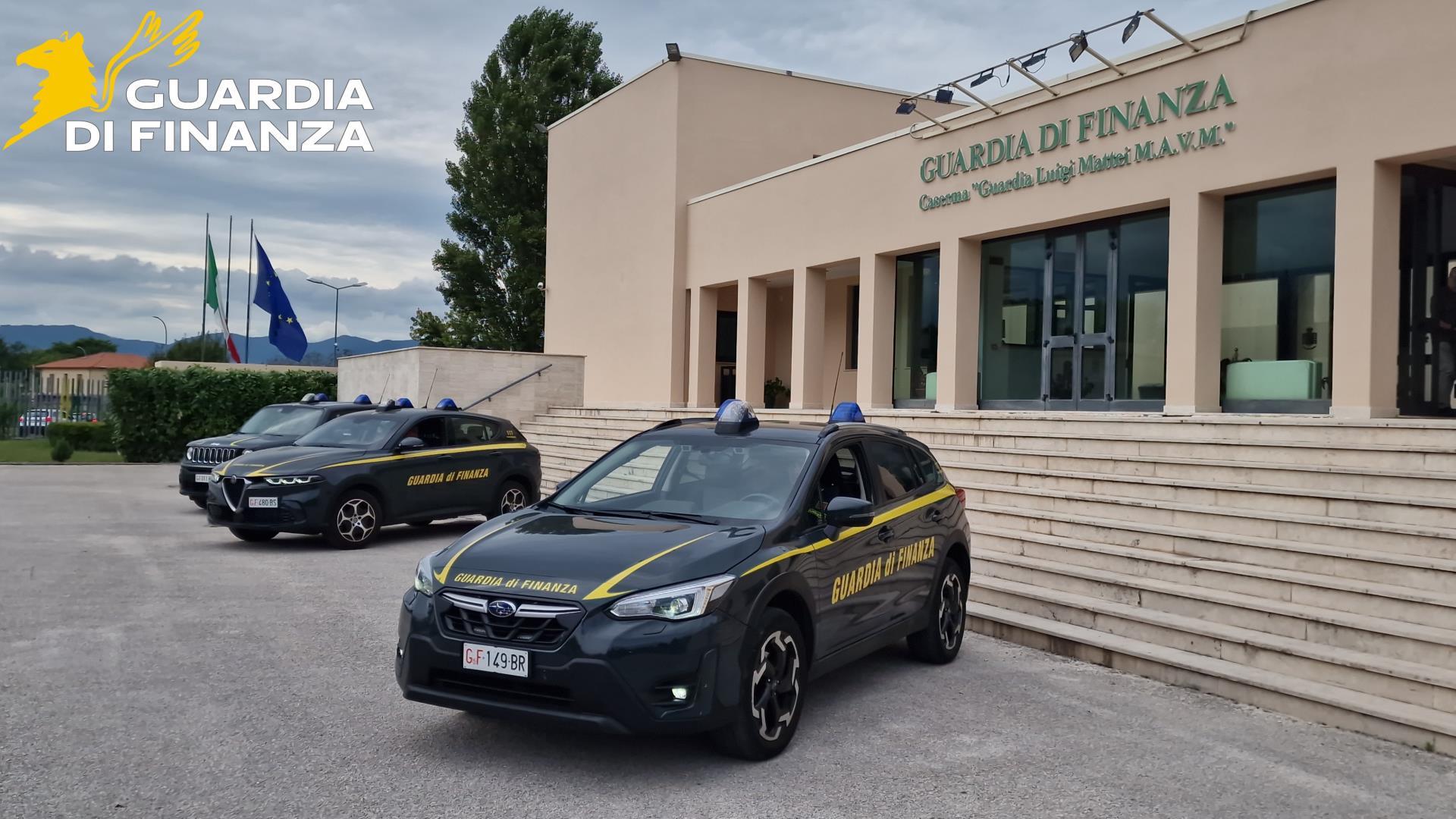 “Venga subito in caserma”: la nuova truffa svuota le case degli anziani mentre sono dalla Guardia di Finanza