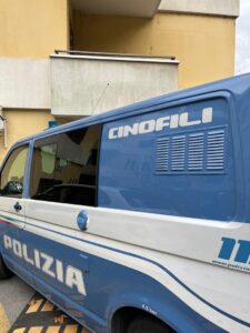 Frosinone – Progetto “Scuole Sicure”: controlli della polizia su reati connessi allo spaccio di sostanze stupefacenti nei pressi degli istituti scolastici
