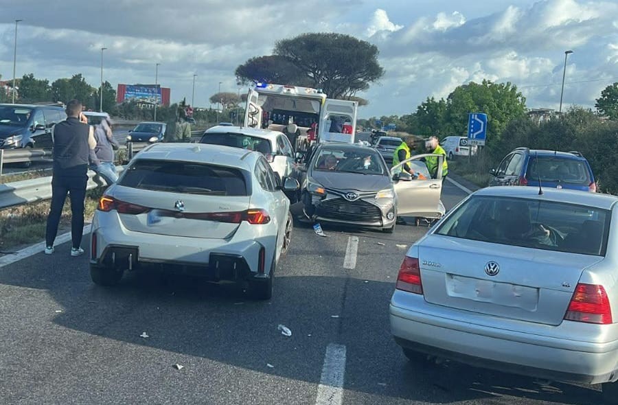 Contromano sulla Pontina: prima l’incidente e poi il caos traffico verso Roma