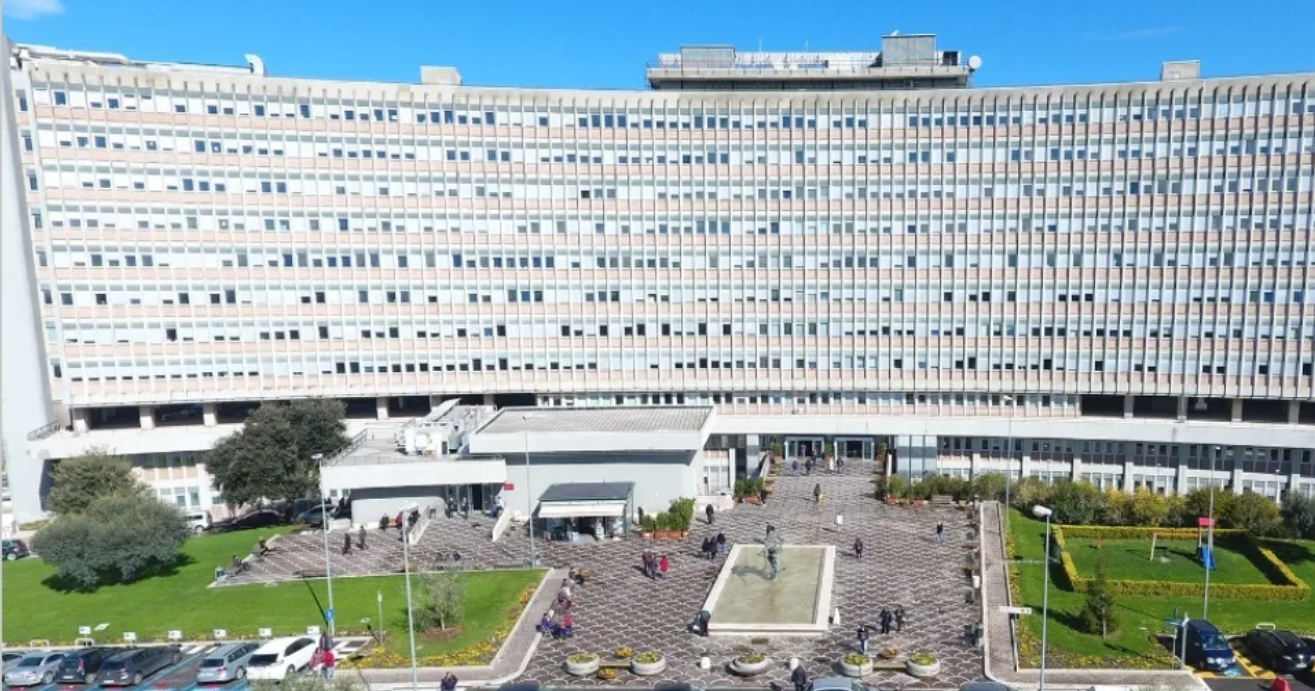 Roma – Follia al Sant’Andrea: paziente aggredisce medici e infermieri, quattro sanitari feriti