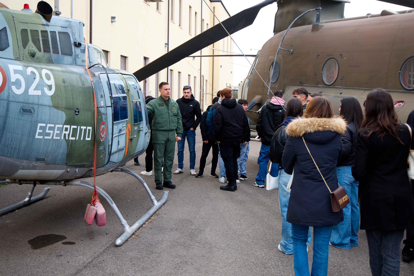 Viterbo – L’Aviazione dell’esercito apre le porte ai cittadini, una settimana ricca di appuntamenti
