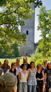 La Torre di Pasolini resta al proprietario Gallinari ed è aperta al pubblico: “Mai gestita ed affidata all’Università Agraria o allo Stato”