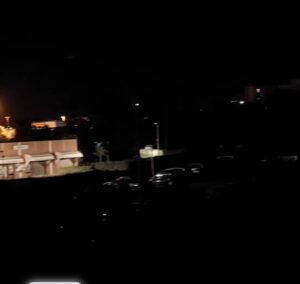 Viterbo – Viale Bruno Buozzi al buio da giorni: monta la protesta dei cittadini, Achilli attacca il Comune