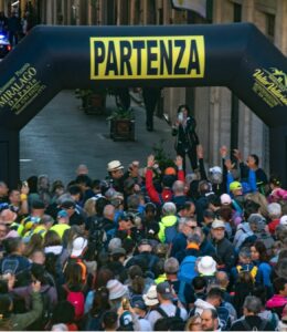 Montefiascone capitale del turismo lento: 1.300 partecipanti alla Walking Marathon del Lago di Bolsena