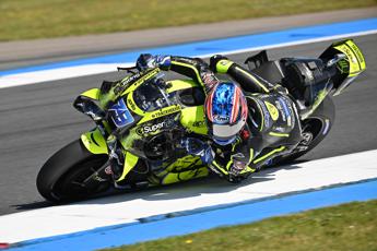 Gp Olanda, tripletta Aprilia ad Assen, trionfa Ogura su Fernandez e Martin