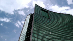 Intesa Sanpaolo lancia OPAS totalitaria su MPS