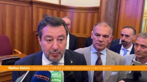 Salvini presenta spot a tutela dei bimbi in auto: “Il seggiolino è fondamentale”