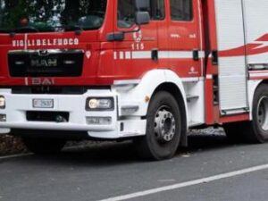 Roma, incendio al Nuovo Salario: circolazione treni interrotta su linea Fl1 Orte-Fiumicino aeroporto
