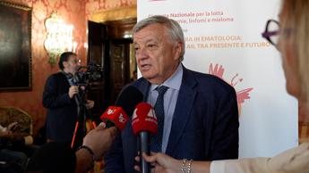 Ematologo Rambaldi: “Diagnosi molecolari e cure mirate migliorano la prognosi dei tumori del sangue”