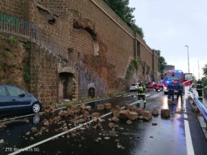 Civita Castellana – Bomba d’acqua e grandine: strade chiuse e disagi alla viabilità (FOTO)