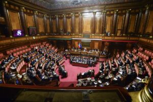 Via libera definitivo al Decreto Lavoro, Meloni “Manteniamo gli impegni”