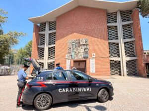 Roma – Spaccia droga davanti alla parrocchia di San Luca, arrestato 18enne peruviano