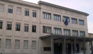 L’Aquila: convocata in procura zia 80enne che ha ospitato sorelline scomparse