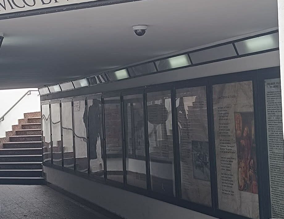 Viterbo – Studente rapinato nel sottopassaggio di Porta della Verità, la denuncia dei genitori: “Dove sono controllo e telecamere?”