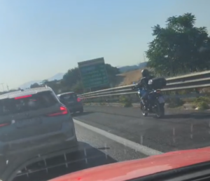 Roma – GRA, la corsia di emergenza trasformata in corsia di sorpasso: «Ormai è la normalità» (FOTO)