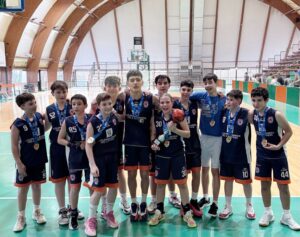 Pallacanestro – La Blu Star vince il titolo regionale Under 13