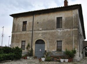 Tarquinia – Sposetti: “Il Comune di Tarquinia ha esercitato il diritto di prelazione sull’appartamento confinante con l’Archivio Storico”