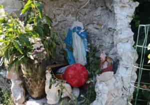 Ceccano: statua Madonna danneggiata con estintore, indagini in corso