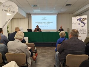 Viterbo – Città Ideali svela il suo Manifesto: l’urgenza di spazi umani, l’empatia contro l’abuso tech e il coraggio amministrativo