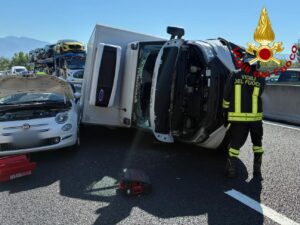 Brutto incidente sul raccordo Terni-Orte all’altezza di Narni, traffico in tilt