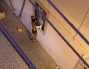 Tarquinia – Momenti di tensione nel centro storico: interviene la Polizia