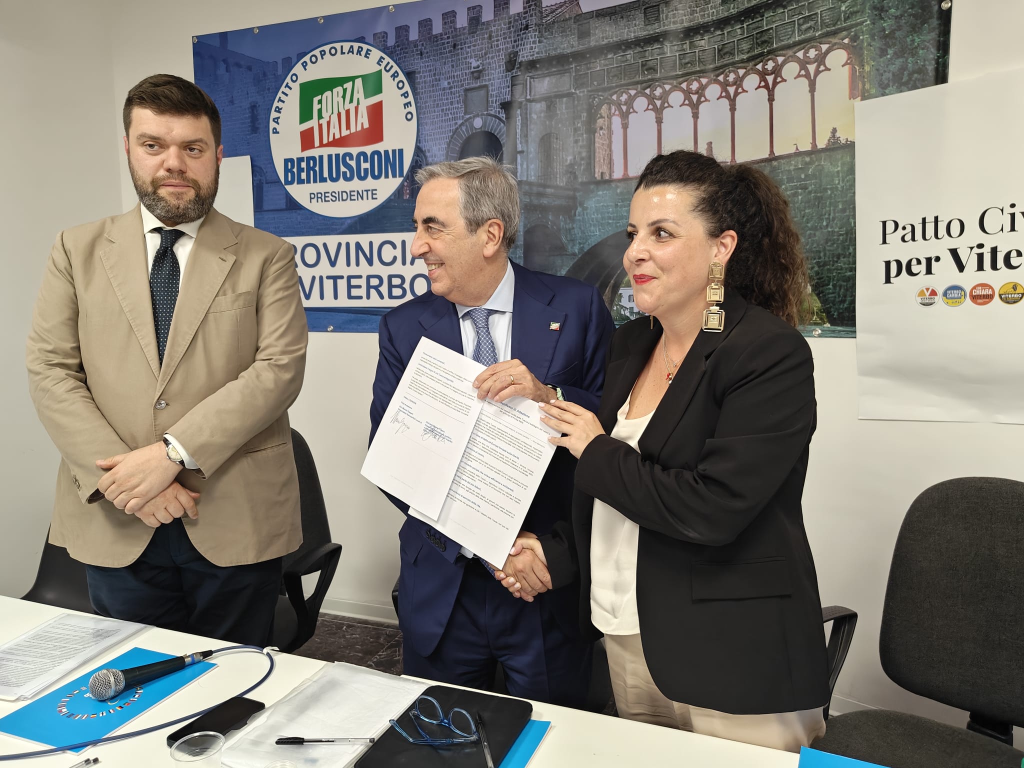 Viterbo – Patto Frontini-Forza Italia, la Lega attacca: “Se questo è il tavolo del centrodestra, noi non ci saremo”