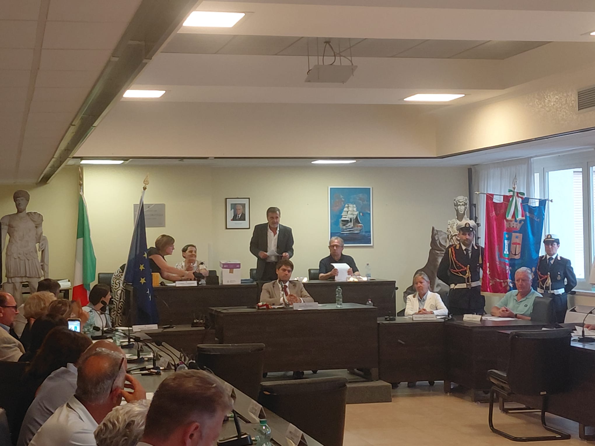 Santa Marinella, primo consiglio dell’era Manuelli: Vinaccia presidente (FOTO)