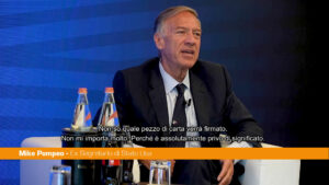 Iran, Pompeo “Serve che il regime cada, alimenta tutti i conflitti in M.O.”