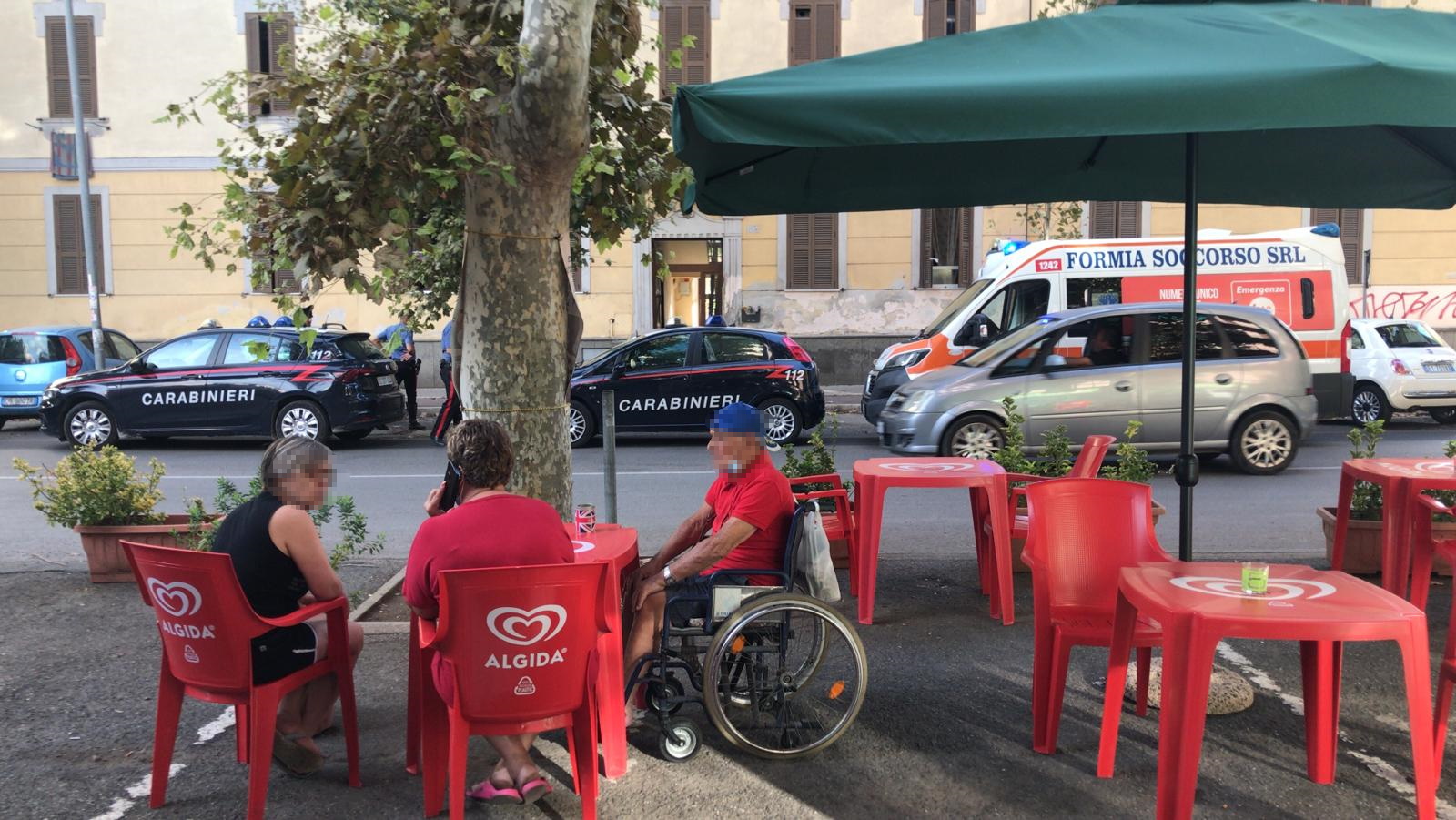 Civitavecchia – Mamma con bambino investiti lungo viale Guido Baccelli, ambulanza sul posto