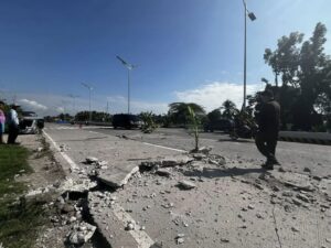 Terremoto di magnitudo 7.8 nelle Filippine, almeno 8 morti e 200 feriti