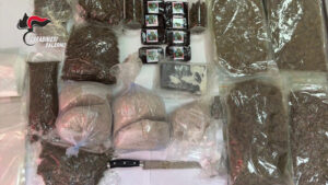 Arrestato a Salerno un uomo in possesso di oltre 10 kg di droga