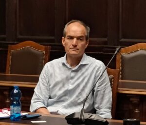 Viterbo – Micci (FI) passa ufficialmente in maggioranza, ma resta seduto tra i banchi dell’opposizione: “Mio sostegno non sarà mai incondizionato”