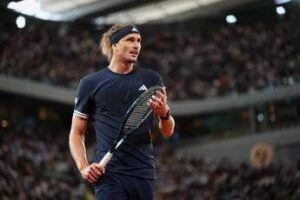 Roland Garros, Zverev litiga con l’arbitro: “La palla è fuori”