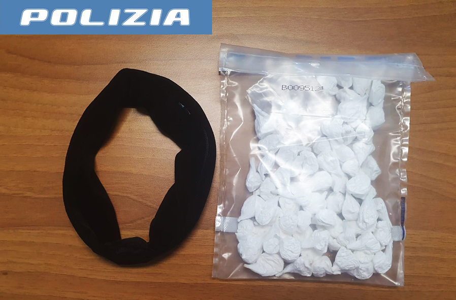 Roma – Acconciatura di capelli “stupefacente”, donna arrestata dalla polizia