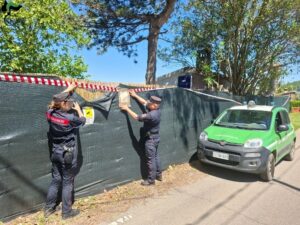 Montefiascone – Costruzioni abusive sul lungolago: denunciato un uomo, sequestrati due fabbricati