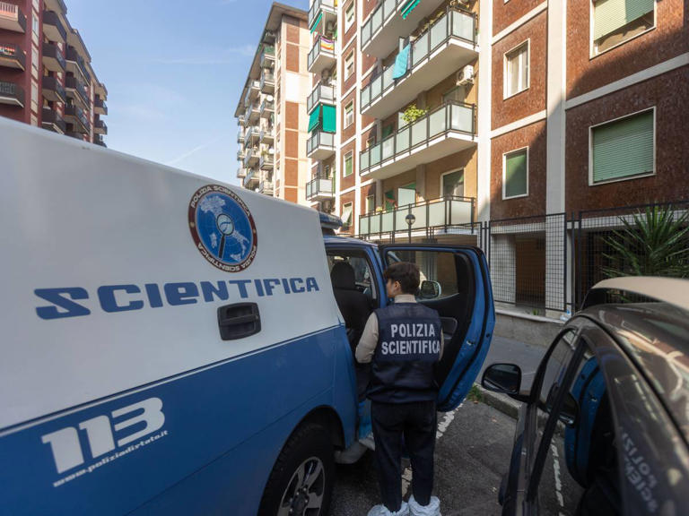 Padre, madre e figlia di 5 anni uccisi a coltellate a Roma: è caccia al killer