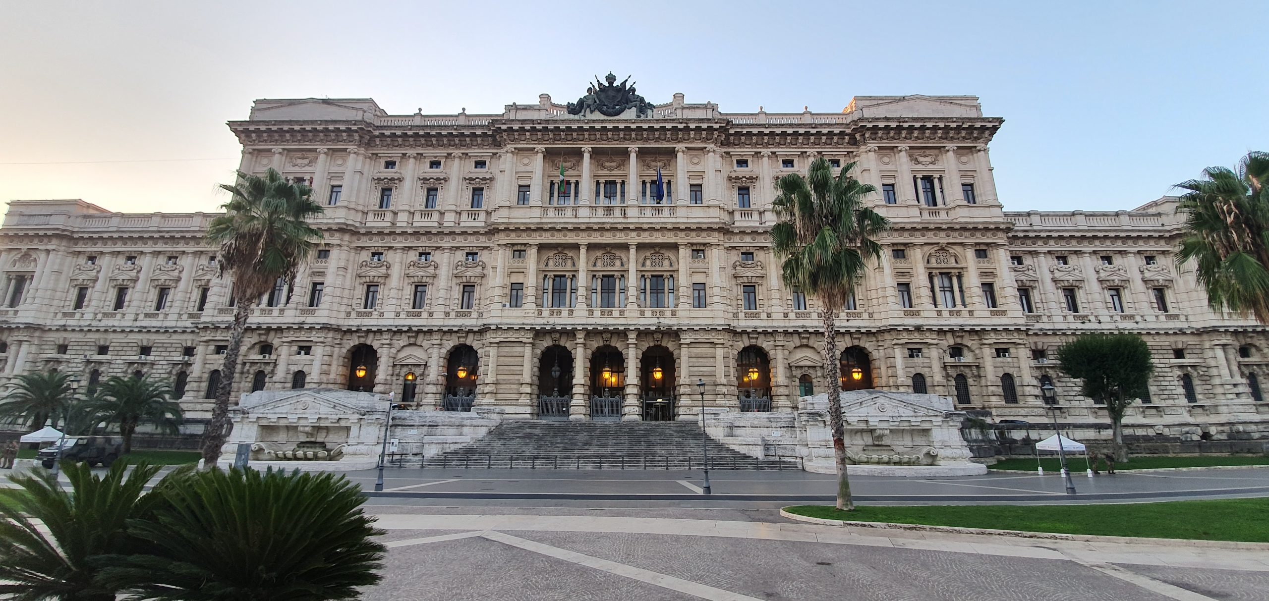 Cassazione su Cucchi: “falso finalizzato a coprire responsabilità dei Carabinieri del ‘Gruppo Roma’”