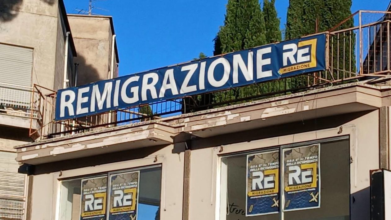 Viterbo – La Fortezza risponde a Sini sul cartellone Remigrazione: “Caro Peppe, scrivi a chi vuoi, resta su proprietà privata”