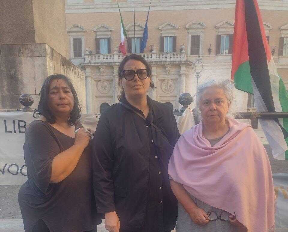 Sorelle di Aprilia costrette a dormire in strada dopo pignoramento, il caso arriva a Montecitorio