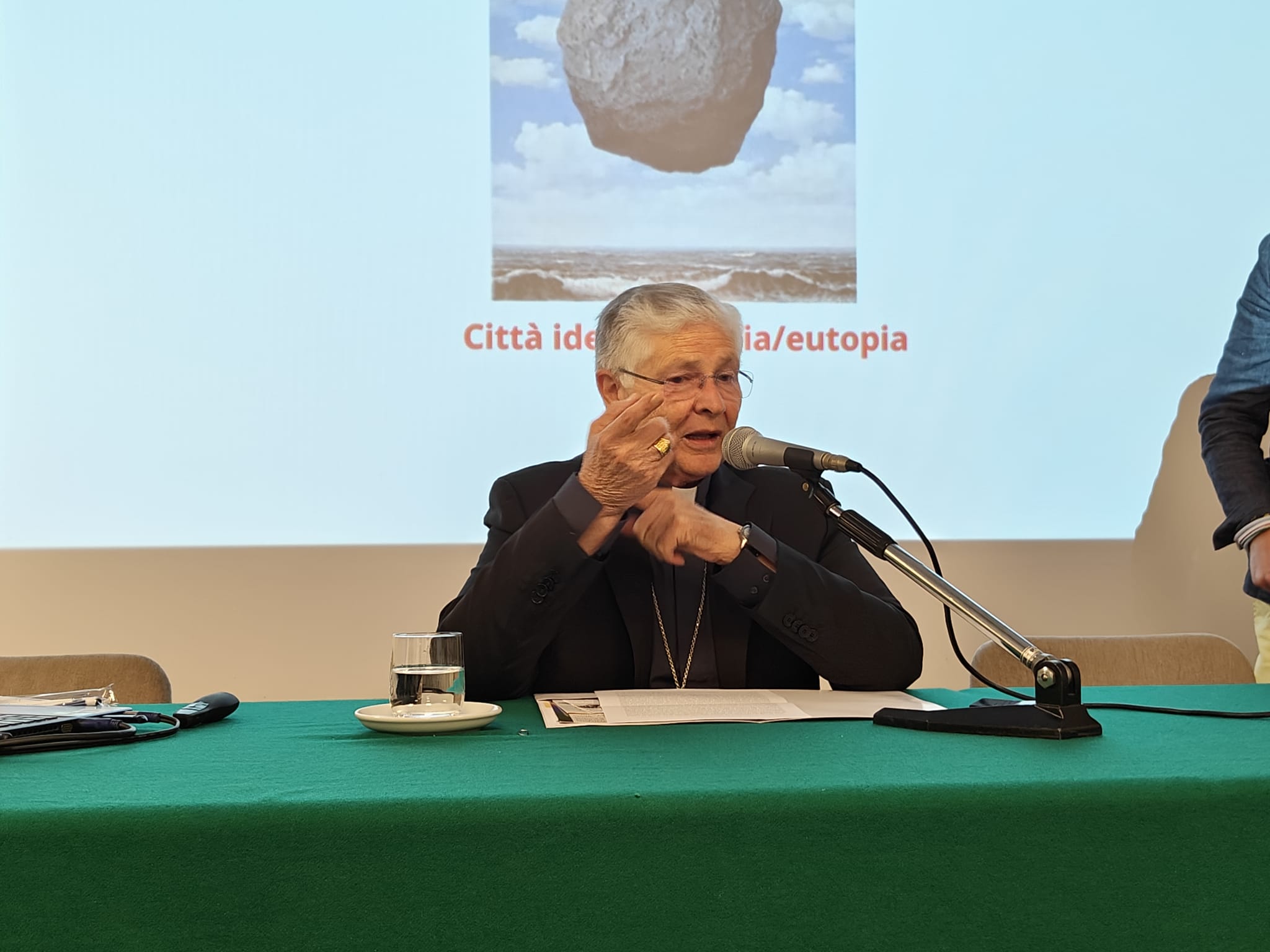Viterbo – Il monito del Vescovo Piazza: «Difendiamo la nostra terra madre. Le pietre storiche non diventino prigioni»