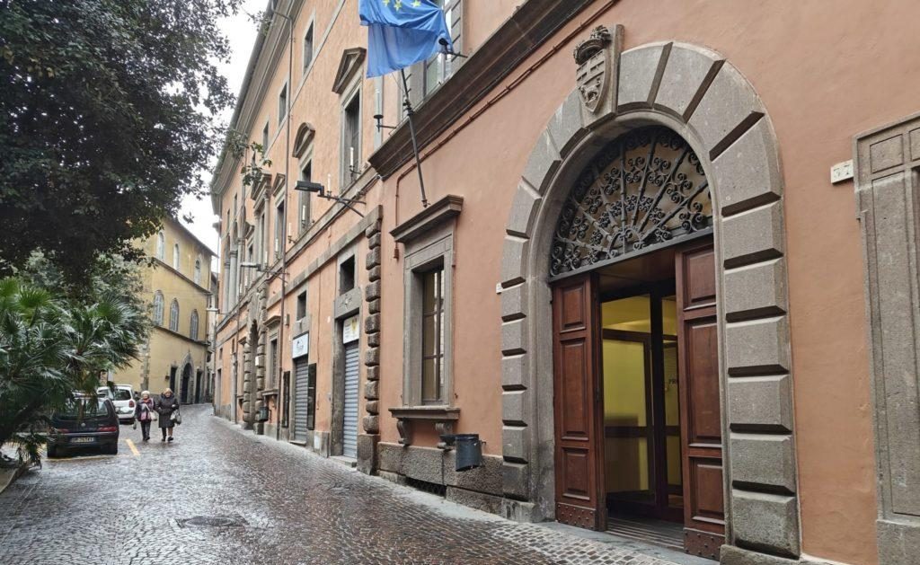 Avs Vetralla contro il Pd: “Alle elezioni provinciali sostenute Forza Italia e FdI”
