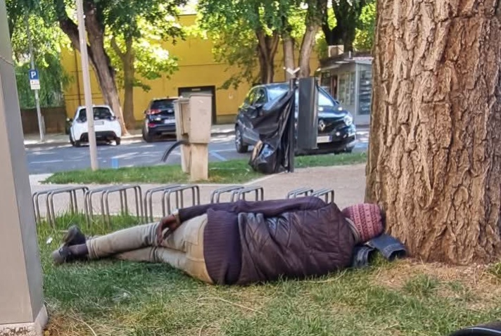 Viterbo – “Siamo disperati”: residenti e commercianti chiedono un presidio fisso delle forze dell’ordine in viale Trento