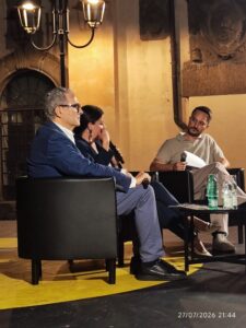Dai manifesti ai social: come è cambiata la politica secondo i sindaci Chiara Frontini e Giancarlo Gabbianelli