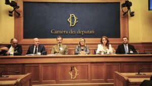 Piatti pronti, carni lavorate, bevande zuccherate e snack confezionati; alert gastroenterologi sui cibi-ultraprocessati e i loro rischi