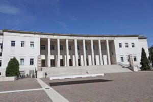 Crolla parte edificio Tribunale a Bolzano